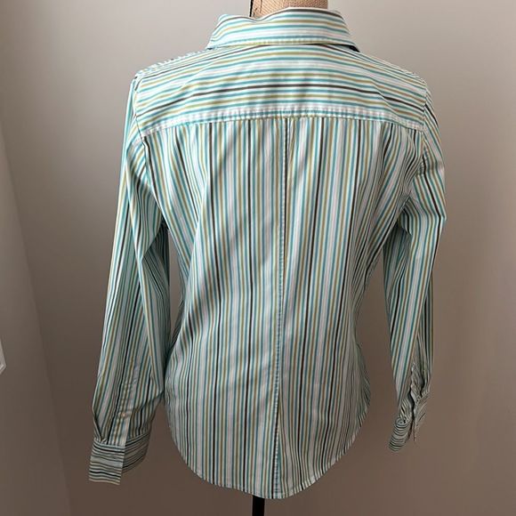 Gap Top‼️ - Picture 4 of 5